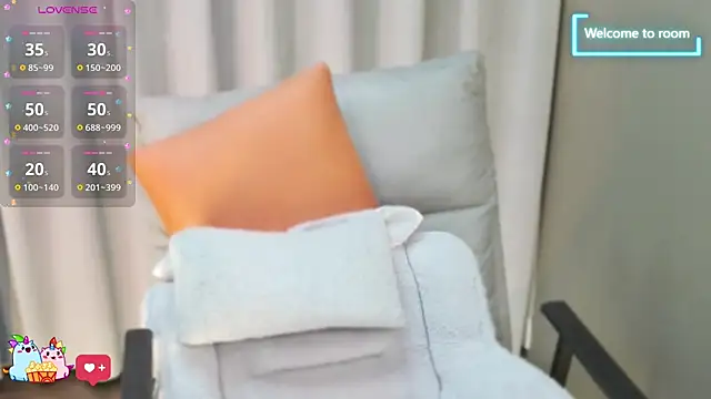 Snapshot of LINLIN-2025 chatting on 11/15/25, 02:02 LINLIN-2025 online show from 11/15/25, 02:02