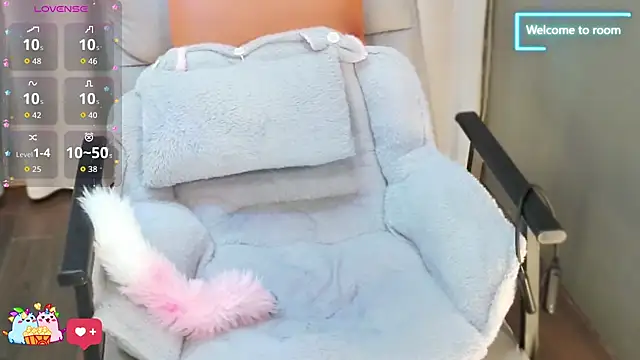 Snapshot of LINLIN-2025 chatting on 11/19/25, 02:06 LINLIN-2025 online show from 11/19/25, 02:06