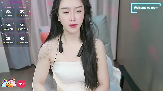 Snapshot of LINLIN-2025 chatting on 12/01/25, 02:11 LINLIN-2025 online show from 12/01/25, 02:11