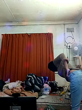 Snapshot of Juicy_Candy-Reloaded chatting on 11/15/25, 05:20 Juicy Candy-Reloaded online show from 11/15/25, 05:20