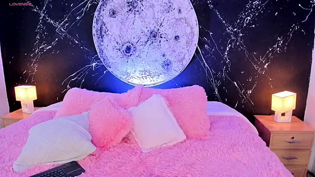 Snapshot of ShaniaDaniels chatting on 11/02/25, 09:39 ShaniaDaniels online show from 11/02/25, 09:39