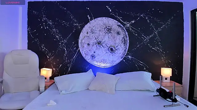 Snapshot of ShaniaDaniels chatting on 11/04/25, 10:09 ShaniaDaniels online show from 11/04/25, 10:09