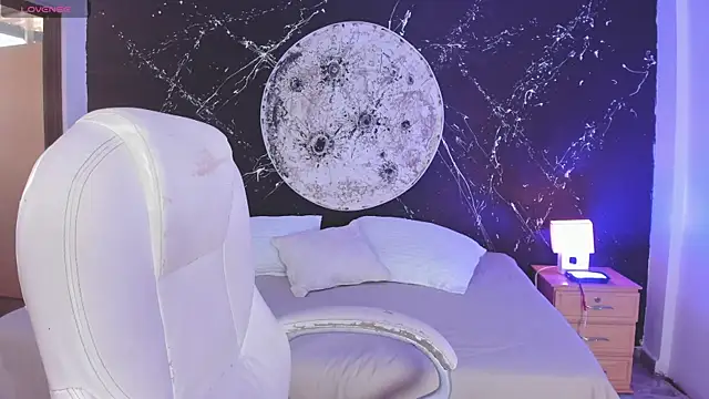 Snapshot of ShaniaDaniels chatting on 11/06/25, 10:21 ShaniaDaniels online show from 11/06/25, 10:21