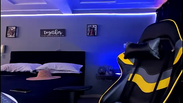 alexgiraldo   online show from 10/09/25, 01:20