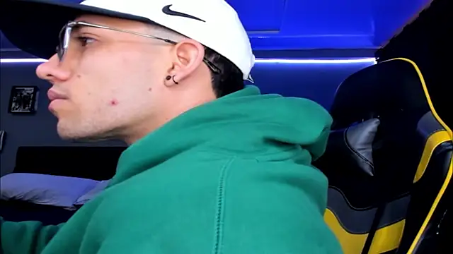 alexgiraldo   online show from 10/10/25, 12:26