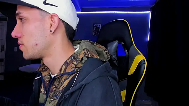 alexgiraldo   online show from 10/14/25, 11:00