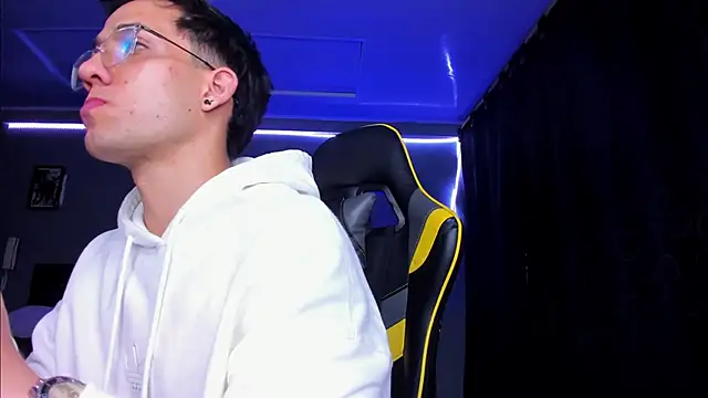 alexgiraldo   online show from 11/14/25, 05:06