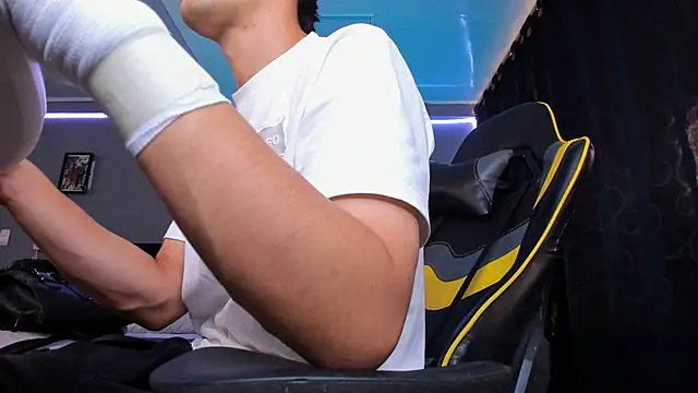 alexgiraldo   online show from 12/05/25, 08:16