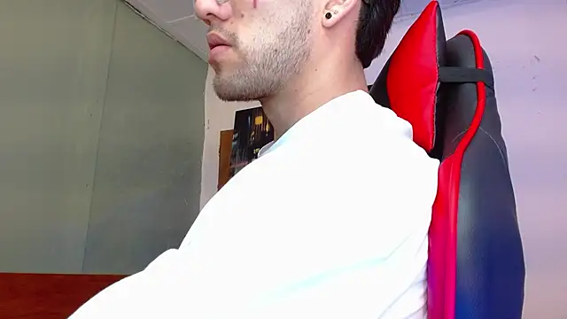 alexgiraldo   online show from 06/03/26, 02:33