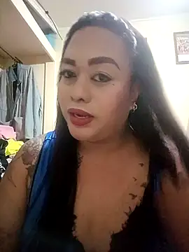 Snapshot of EmmaKantutera chatting on 10/29/25, 10:06 EmmaKantutera online show from 10/29/25, 10:06