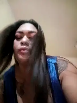 Snapshot of EmmaKantutera chatting on 11/04/25, 05:23 EmmaKantutera online show from 11/04/25, 05:23