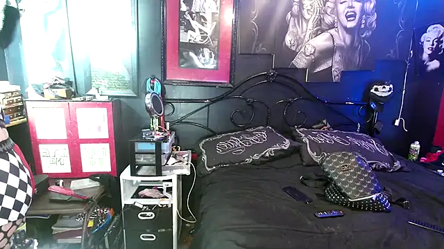 Snapshot of Splash_Queen420 chatting on 12/15/25, 06:17 Splash Queen420 online show from 12/15/25, 06:17