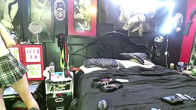 Snapshot of Splash_Queen420 chatting on 12/21/25, 02:41 Splash Queen420 online show from 12/21/25, 02:41