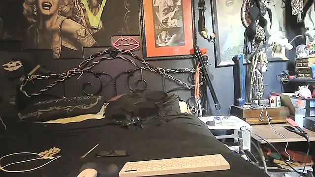 Snapshot of Splash_Queen420 chatting on 01/19/26, 03:32 Splash Queen420 online show from 01/19/26, 03:32