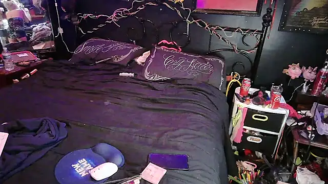 Snapshot of Splash_Queen420 chatting on 02/15/26, 02:08 Splash Queen420 online show from 02/15/26, 02:08