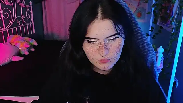 Snapshot of Dark_Shine chatting on 10/29/25, 05:42 Dark Shine online show from 10/29/25, 05:42