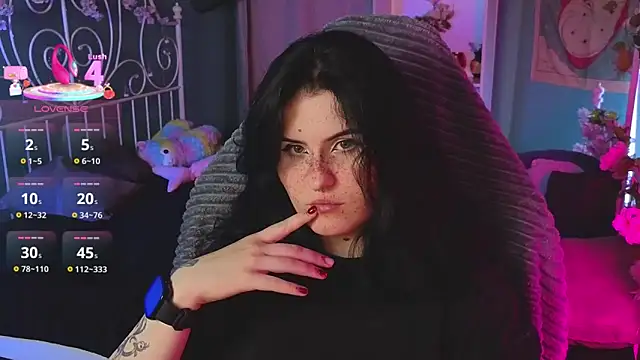 Snapshot of Dark_Shine chatting on 11/07/25, 05:40 Dark Shine online show from 11/07/25, 05:40