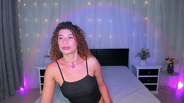 Evolet Bee online show from 11/24/25, 01:00