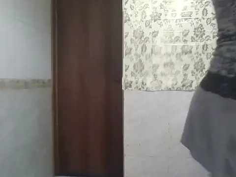 Snapshot of MiyaHottie chatting on 10/19/25, 04:13 MiyaHottie online show from 10/19/25, 04:13