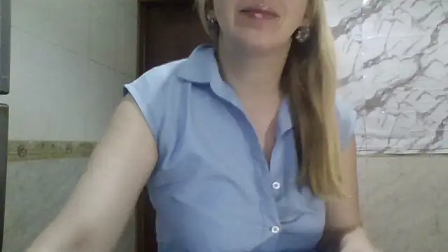 Snapshot of MiyaHottie chatting on 05/10/26, 05:12 MiyaHottie online show from 05/10/26, 05:12