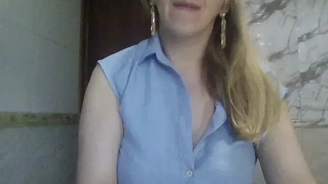 Snapshot of MiyaHottie chatting on 06/04/26, 04:29 MiyaHottie online show from 06/04/26, 04:29
