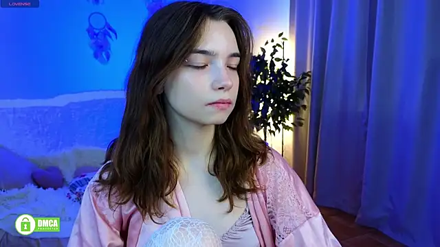 Evi Brook online show from 04/03/26, 12:25