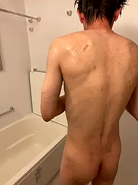 iiiviviii online show from 10/10/25, 04:39