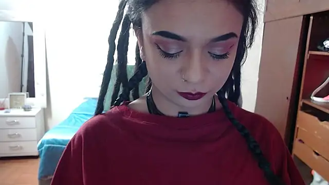 Snapshot of elapetitie chatting on 10/08/25, 06:00 elapetitie online show from 10/08/25, 06:00