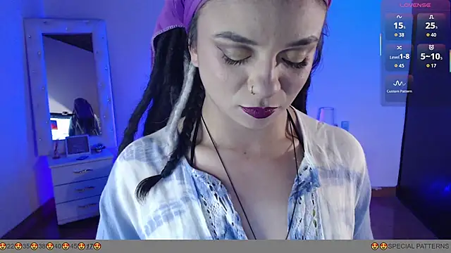 Snapshot of elapetitie chatting on 11/11/25, 05:40 elapetitie online show from 11/11/25, 05:40