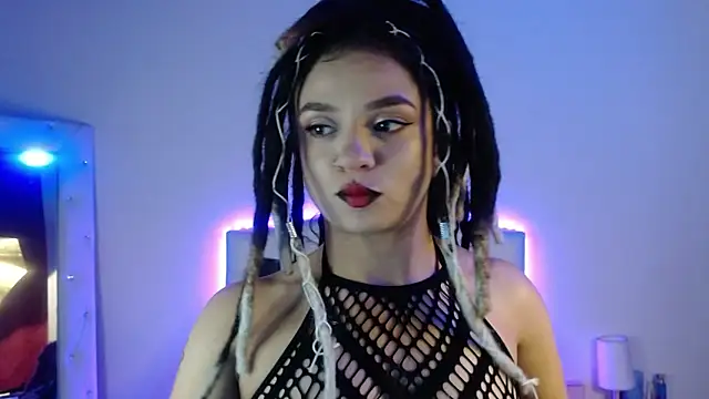 Snapshot of elapetitie chatting on 12/02/25, 04:29 elapetitie online show from 12/02/25, 04:29