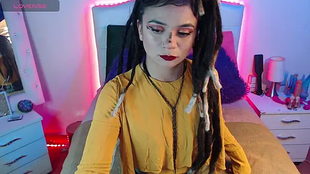 Snapshot of elapetitie chatting on 12/04/25, 05:28 elapetitie online show from 12/04/25, 05:28