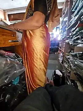 Snapshot of indianhotwife639 chatting on 09/17/25, 05:53 indianhotwife639 online show from 09/17/25, 05:53