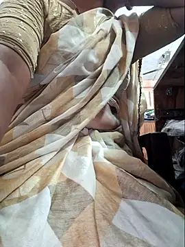 Snapshot of indianhotwife639 chatting on 11/24/25, 05:40 indianhotwife639 online show from 11/24/25, 05:40