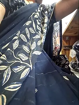 Snapshot of indianhotwife639 chatting on 11/27/25, 08:49 indianhotwife639 online show from 11/27/25, 08:49