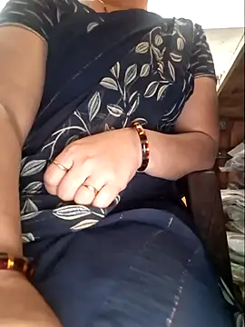 Snapshot of indianhotwife639 chatting on 12/01/25, 07:46 indianhotwife639 online show from 12/01/25, 07:46