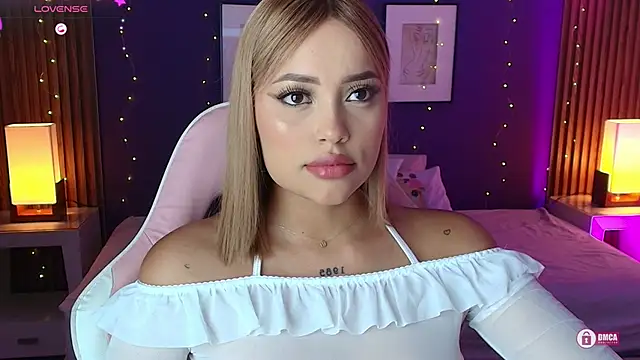 Snapshot of _meliblue chatting on 10/06/25, 07:33 meliblue online show from 10/06/25, 07:33