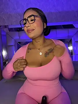 Snapshot of MaddyGray_ chatting on 12/03/25, 07:12 MaddyGray online show from 12/03/25, 07:12