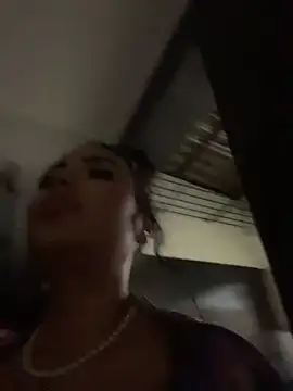 Snapshot of MaddyGray_ chatting on 12/04/25, 07:17 MaddyGray online show from 12/04/25, 07:17