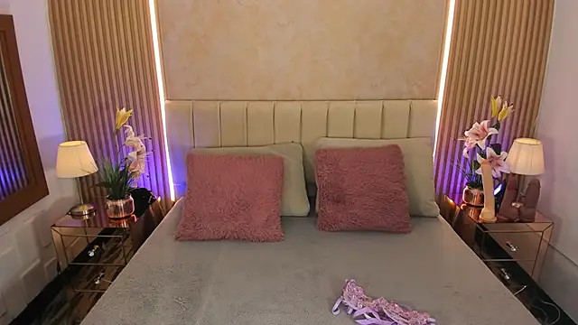 MaddyGray  online show from 04/17/26, 07:06