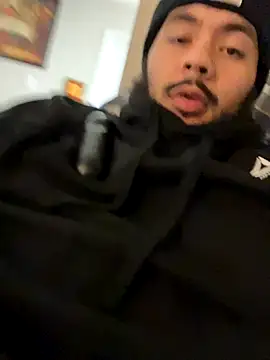 Snapshot of Bbrn69official chatting on 12/16/25, 11:43 Bbrn69official online show from 12/16/25, 11:43