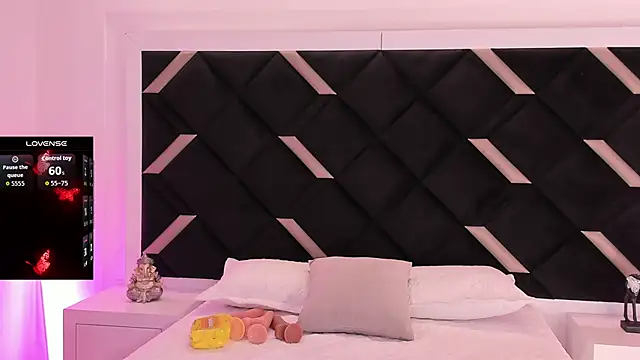 Snapshot of ValeskaZuev1 chatting on 09/22/25, 06:54 ValeskaZuev1 online show from 09/22/25, 06:54