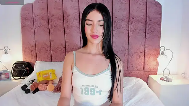 Snapshot of ValeskaZuev1 chatting on 09/26/25, 07:40 ValeskaZuev1 online show from 09/26/25, 07:40