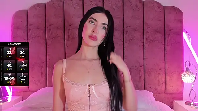 Snapshot of ValeskaZuev1 chatting on 10/16/25, 05:36 ValeskaZuev1 online show from 10/16/25, 05:36