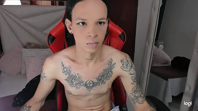 Snapshot of sara_slut21 chatting on 12/20/24, 04:04 sara slut21 online show from 12/20/24, 04:04