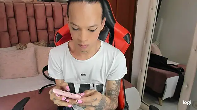 Snapshot of sara_slut21 chatting on 01/08/25, 06:31 sara slut21 online show from 01/08/25, 06:31