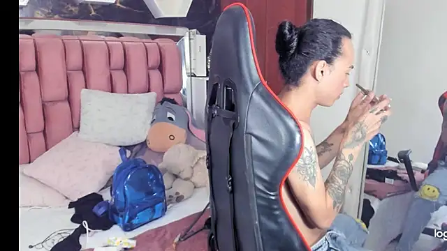 Snapshot of sara_slut21 chatting on 02/04/25, 08:38 sara slut21 online show from 02/04/25, 08:38