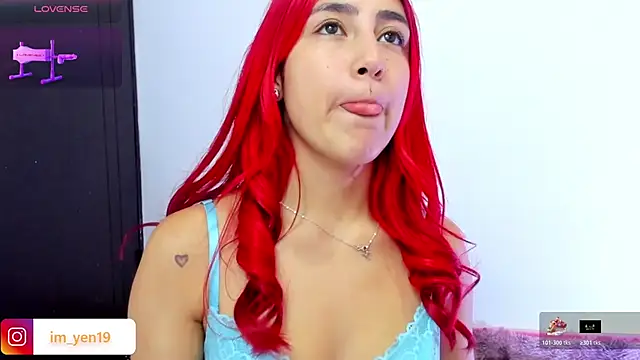 Snapshot of adahraa_younng chatting on 12/15/25, 08:24 adahraa younng online show from 12/15/25, 08:24