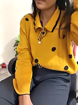 Snapshot of Shalu_G chatting on 11/26/25, 01:23 Shalu G online show from 11/26/25, 01:23