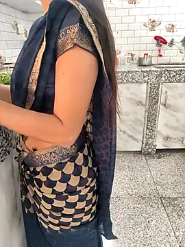 Snapshot of Shalu_G chatting on 01/12/26, 06:18 Shalu G online show from 01/12/26, 06:18