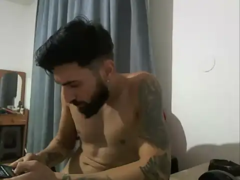 Snapshot of Alexgrc13 chatting on 10/04/25, 06:28 Alexgrc13 online show from 10/04/25, 06:28